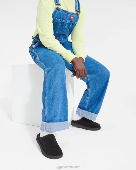 slip-on clásico negro hombres UGG 4VBT1512