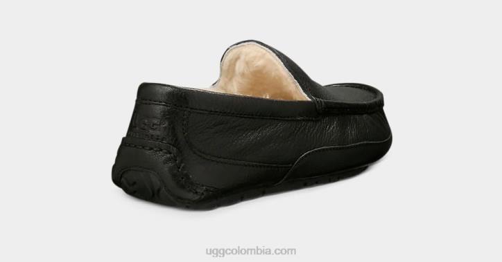 zapatilla de cuero ascot negro hombres UGG 4VBT1539